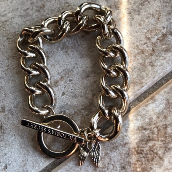 Victoria Secret Chain Link Bracelet. - Picture 3 of 12